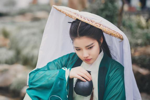 聪明过人但嘴上不饶人的星座,情商高人缘好很会做人的3大星座