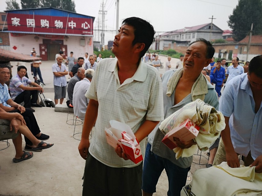 20一盒的玉溪好抽吗,抽25一包玉溪烟人多吗