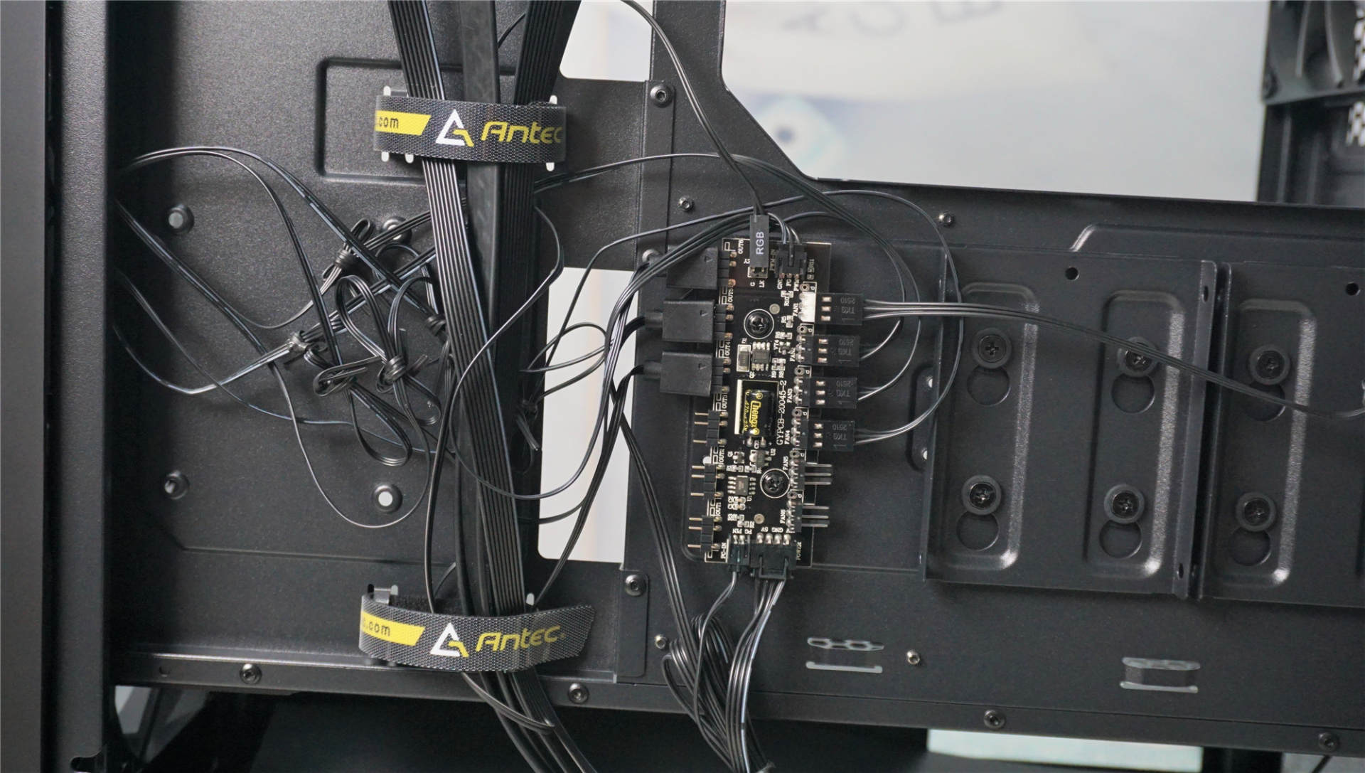 机箱安钛克风行者,安钛克ne750电源配什么机箱