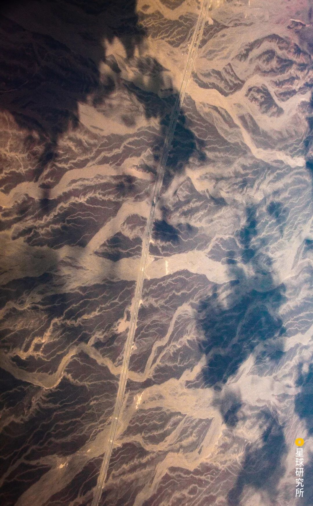 5000公里看地球,5000英里在中国是多少公里