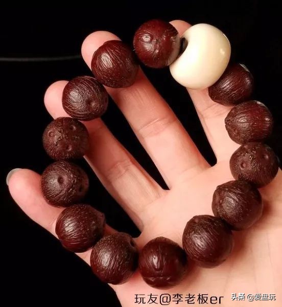 滴血莲花菩提盘玩前后对比效果图,21颗菩提手串盘玩