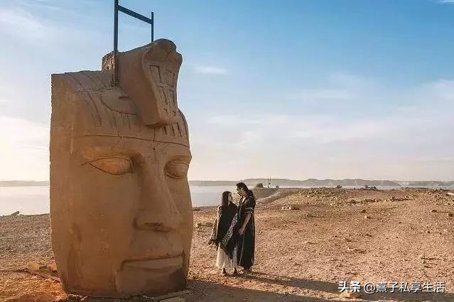 环游世界夫妻赚了十个亿,情侣环游世界视频