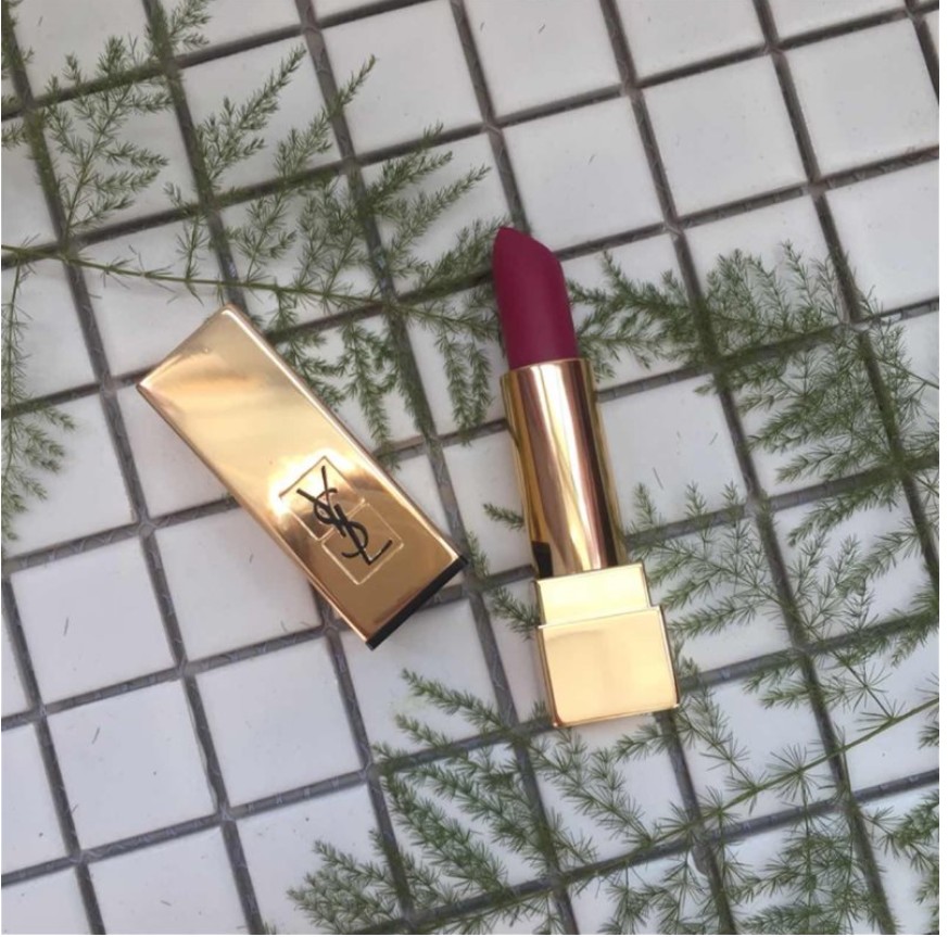 dior迪奥和ysl圣罗兰粉饼哪个好,迪奥和圣罗兰秋冬唇膏哪个好