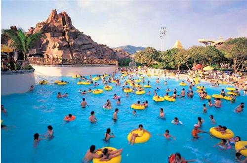 必玩景点有哪些火爆的水上乐园,旅游最适合去的地方水上乐园