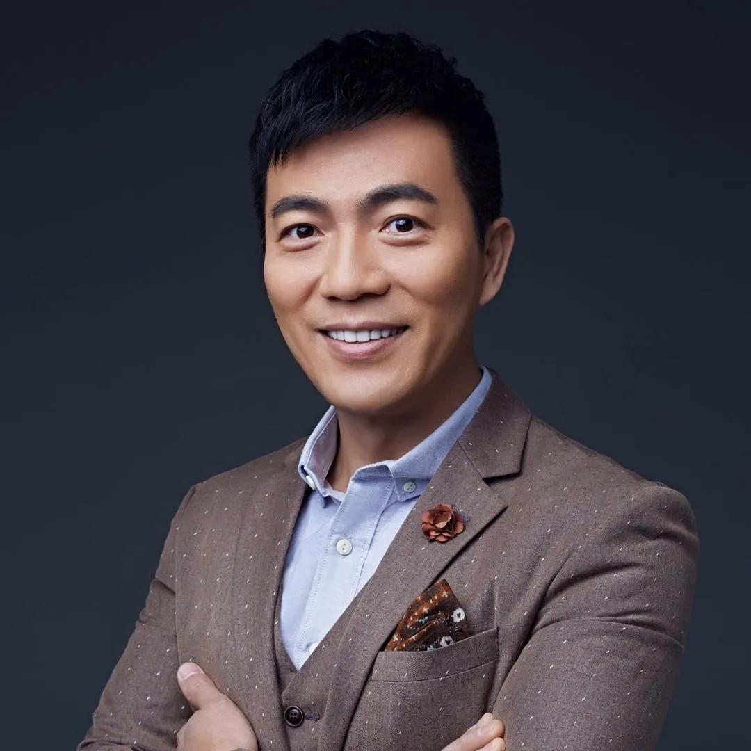 网上足球评论员排名前十,中国十大足球评论员排名