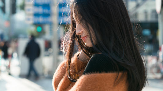 老公贷款买了辆车老婆崩溃,我弟弟借钱买房老公要跟我离婚