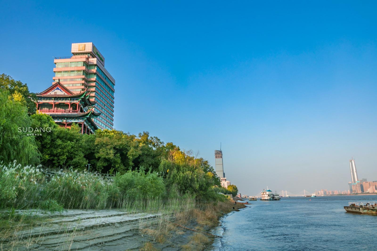 武汉太美了,汉江江滩景区