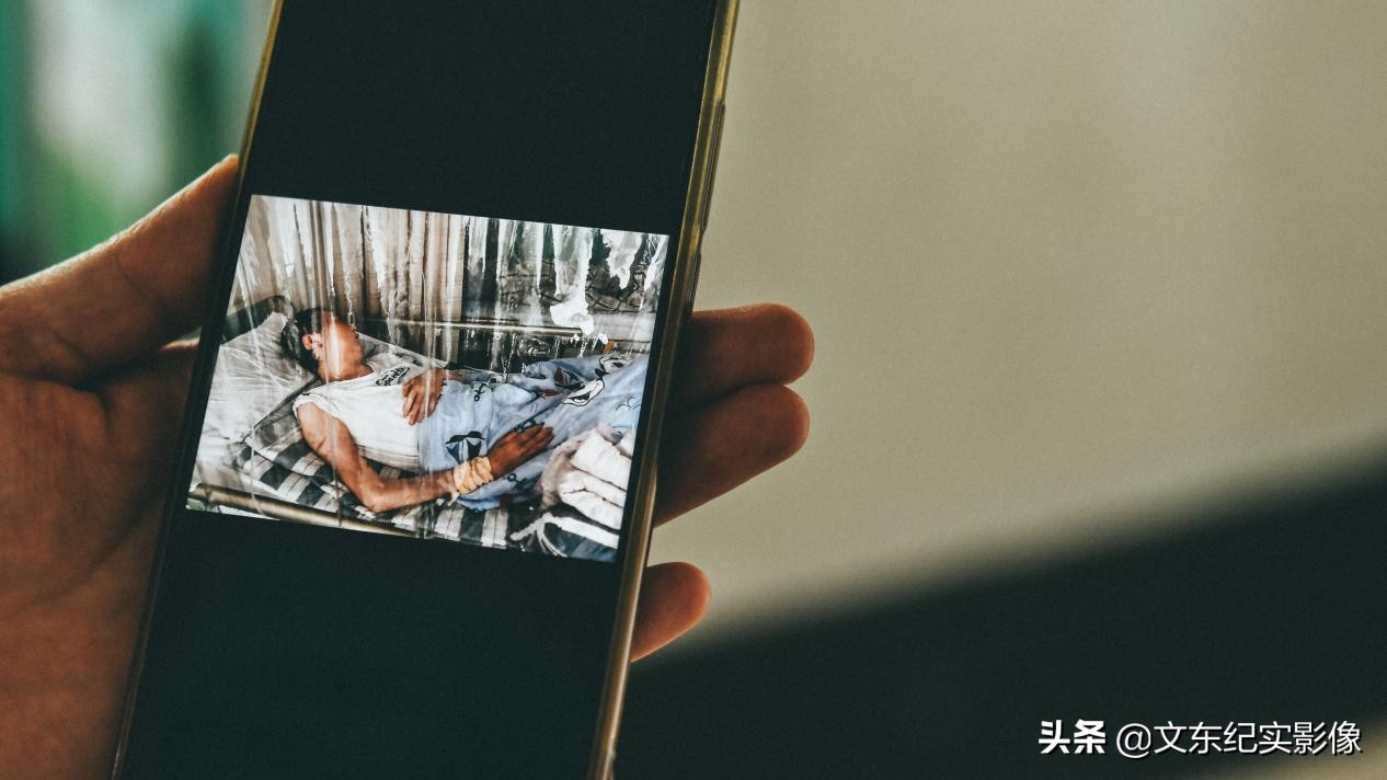 男生体验生孩子18级的痛苦,18岁小伙遭遇意外父亲泪流满面