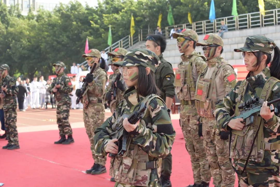 机器人在技能大赛上尬舞,世界机器人舞冠军挑战赛