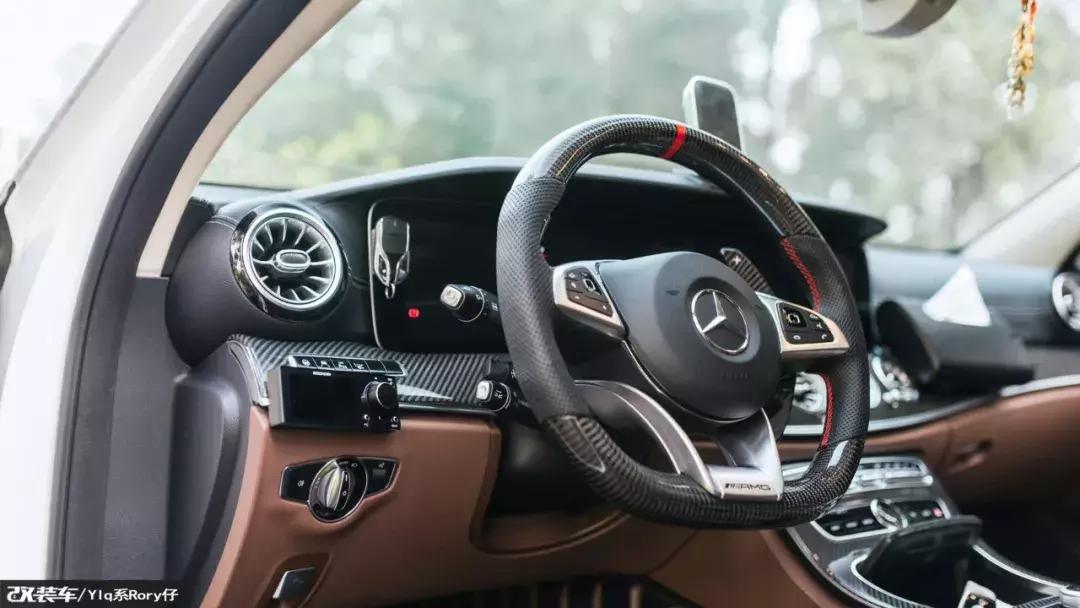 奔驰e300老款改成迈巴赫,奔驰e300老款升级改装新款奔驰s