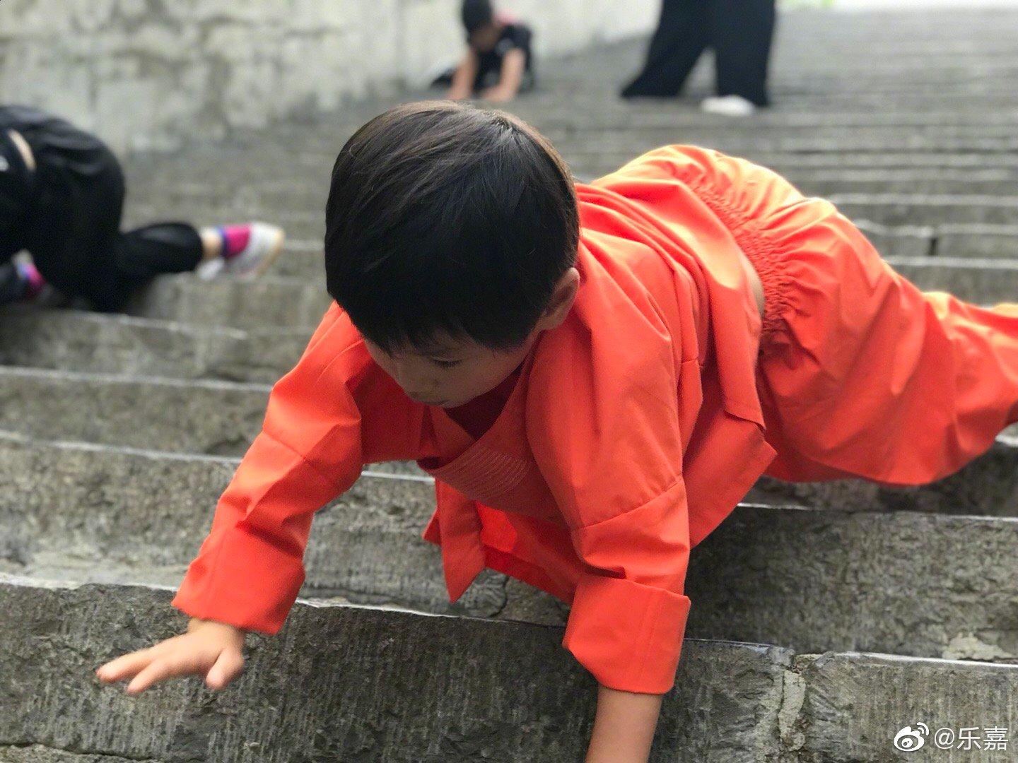 乐嘉为什么送女儿去少林寺,乐嘉对女儿的魔鬼教育