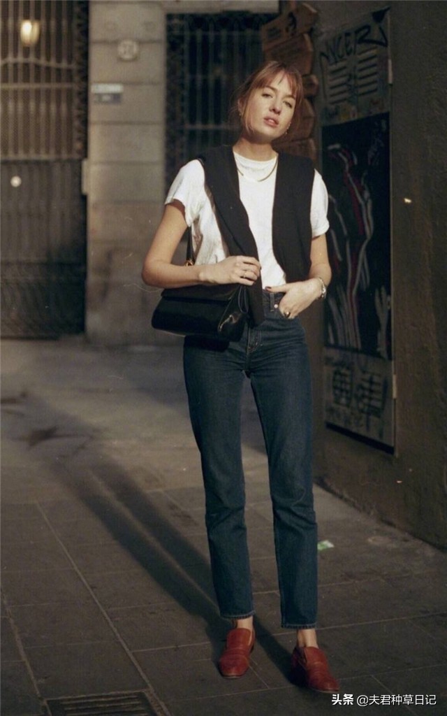 九分裤和直筒裤哪个更好搭配,今年最火的流行裤子九分裤有弹力