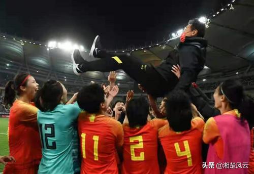 王霜说落后时想冲也要冲垮韩国队,王霜超燃铿锵玫瑰