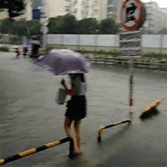 膝盖有淤青的女生,采访为什么女生膝盖上有淤青