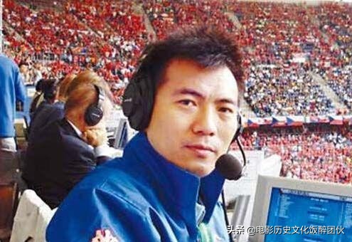 黄健翔经典解说他不是一个人,他不是一个人在战斗黄健翔语录