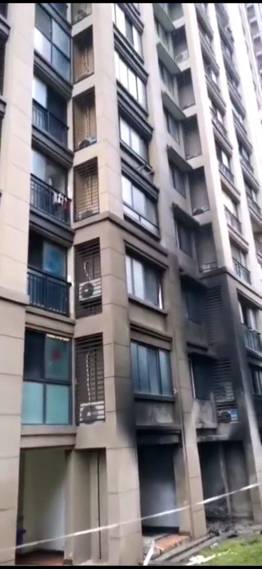 昆山电动车起火爆炸视频,昆山柏庐车祸