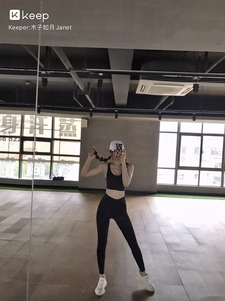 更年期乳房下垂松弛怎样恢复紧实,防止乳房下垂锻炼的方法