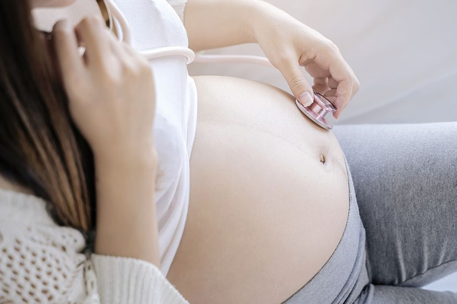 孕期腹部跳动是心跳吗,打嗝似的跳动是胎动么