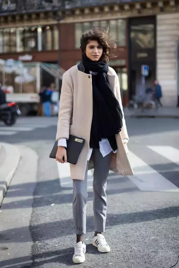 时髦就得穿高跟鞋？！nonono小白鞋也可以