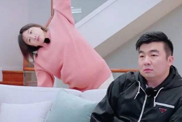 何雯娜晒孕期照,何雯娜孕妇运动