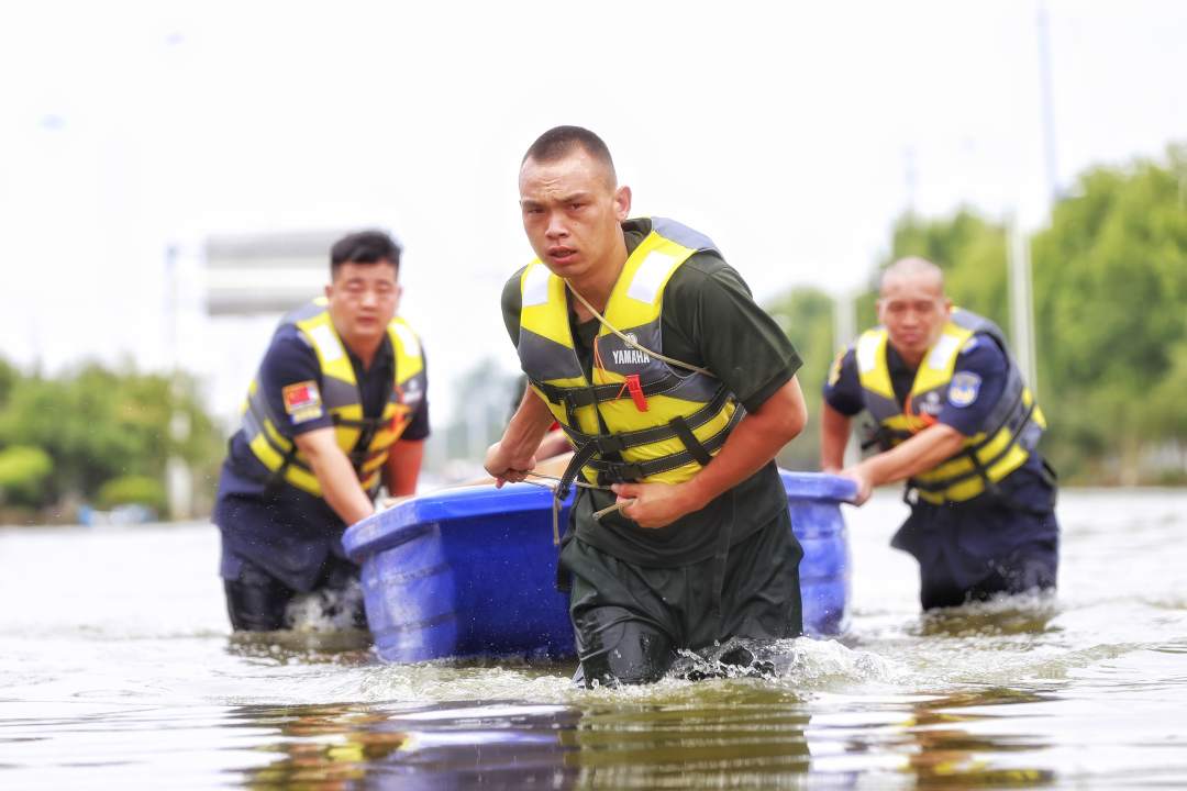 如果你参与新乡的抗洪防疫新乡十一为您准备一份礼物请你收下