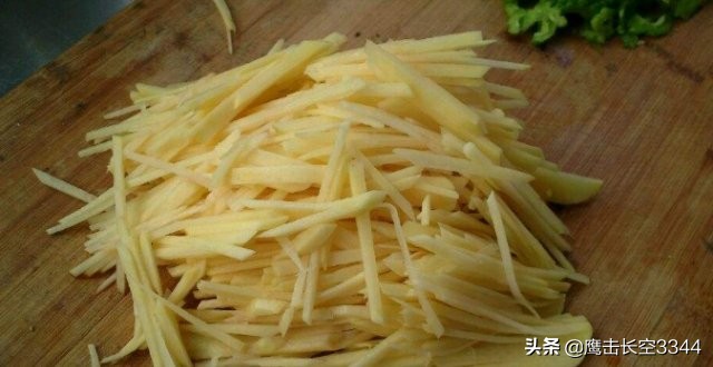 怎样做土豆泥才好吃不加黑胡椒粉,炒土豆泥放多少生粉