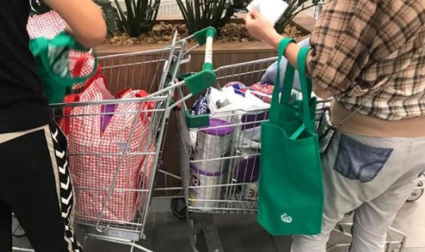 澳洲代购奶粉冲突,澳洲代购被骂