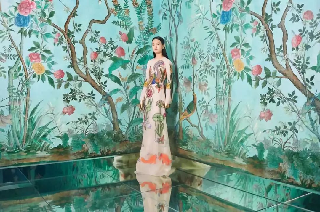 万元包包lv,lv包为何是奢侈品