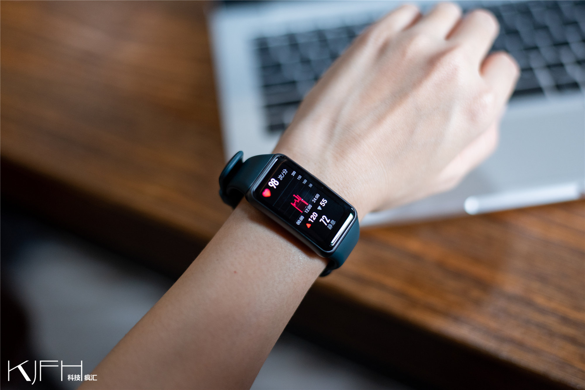 华为手环4pro和华为手环6哪个好,华为手环6标准功能版