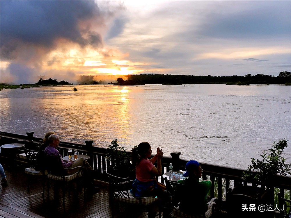 #全民热遗#小天独家，你敢不敢在这个瀑布上洗澡？