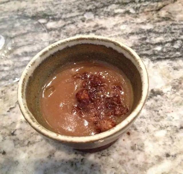 深夜除了晒烤串，还能晒太阳