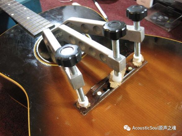 下琴码用多少目的砂纸打磨,下琴码的厚度对音色有影响吗