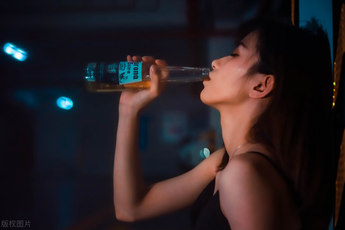 和异性同事单独出差,被老公误会我该怎么办?