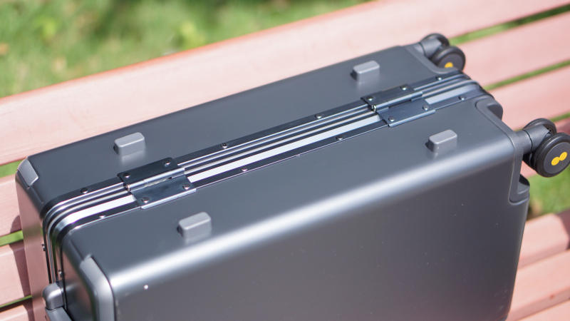 粗铝框设计，TSA密码锁，地平线8号行李箱，出差旅行好伙伴