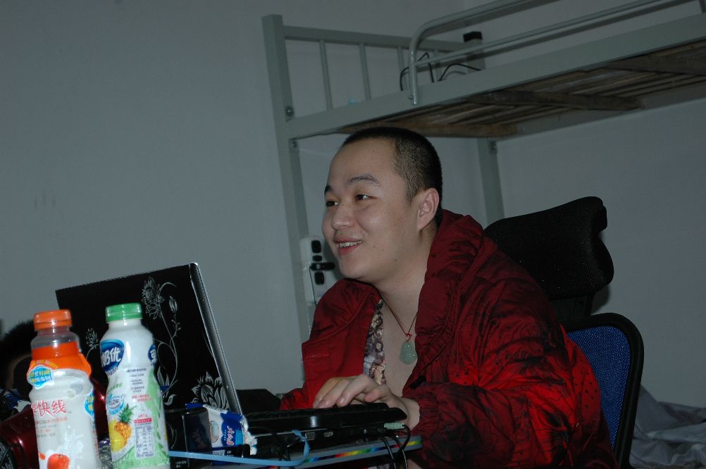 尼康d700怎么拍视频教程,尼康d700带手柄效果如何