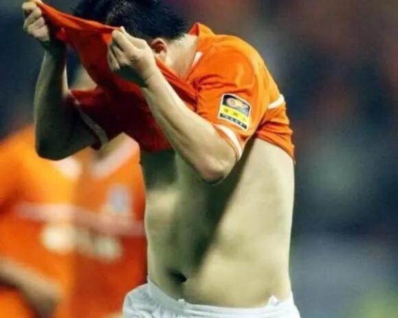 国足vs越南球员身材,国足身材谁最好