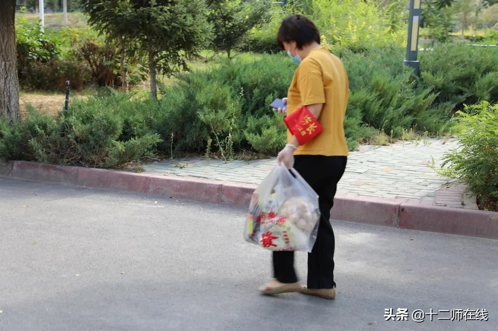 战疫情绽芳华疫线警花别样红,乌鲁木齐警花抗疫一线绽芳华