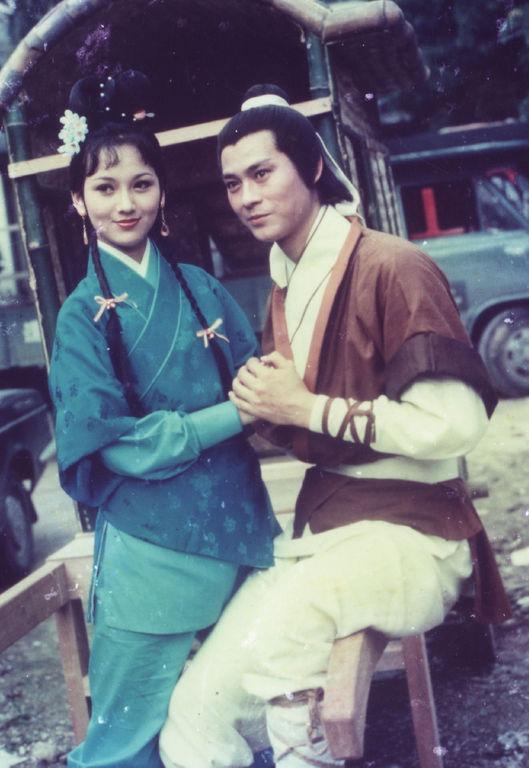 宝刀屠龙号令天下倚天不出,谁与争锋宝刀屠龙号令天下原句