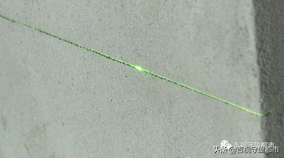 装修棚顶不平相差3cm贴石膏线,楼房棚顶不平差得太多怎么办