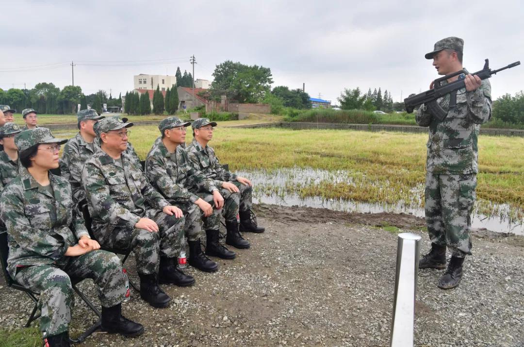 持续4个小时！议军会都议了些啥？