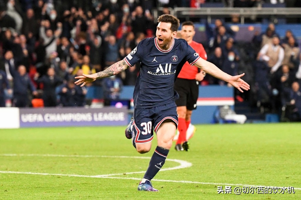 梅西人墙贴地斩,团队至上