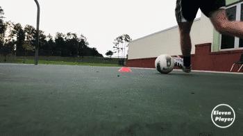 足球想要轻松过人应该练什么,刚刚开始学篮球怎么练