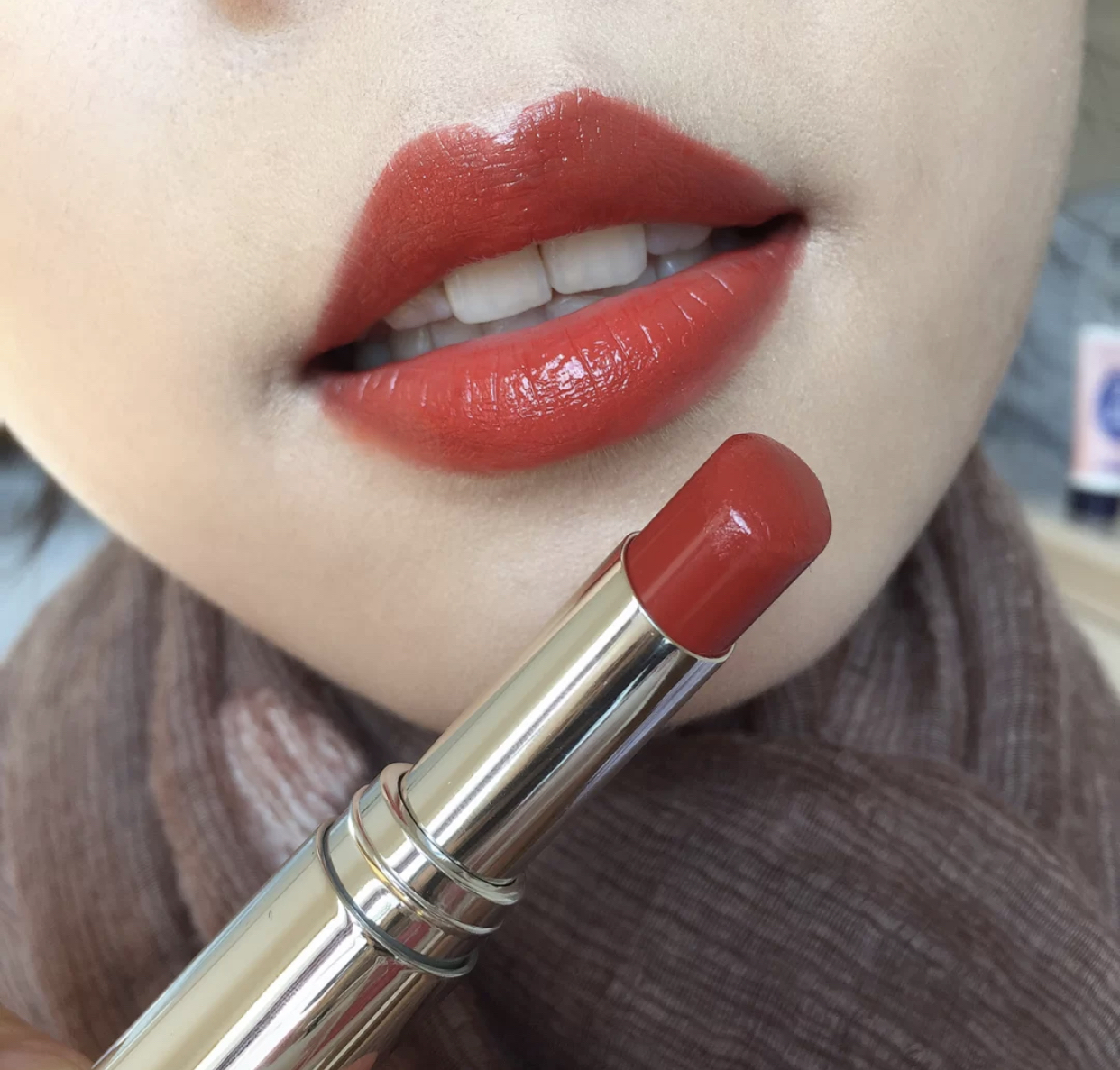 适合素颜又显白的正红色口红,最适合黄皮的10根红色系口红