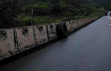 半挂车在高速上跑山道怎么跑,半挂车高速路上神操作