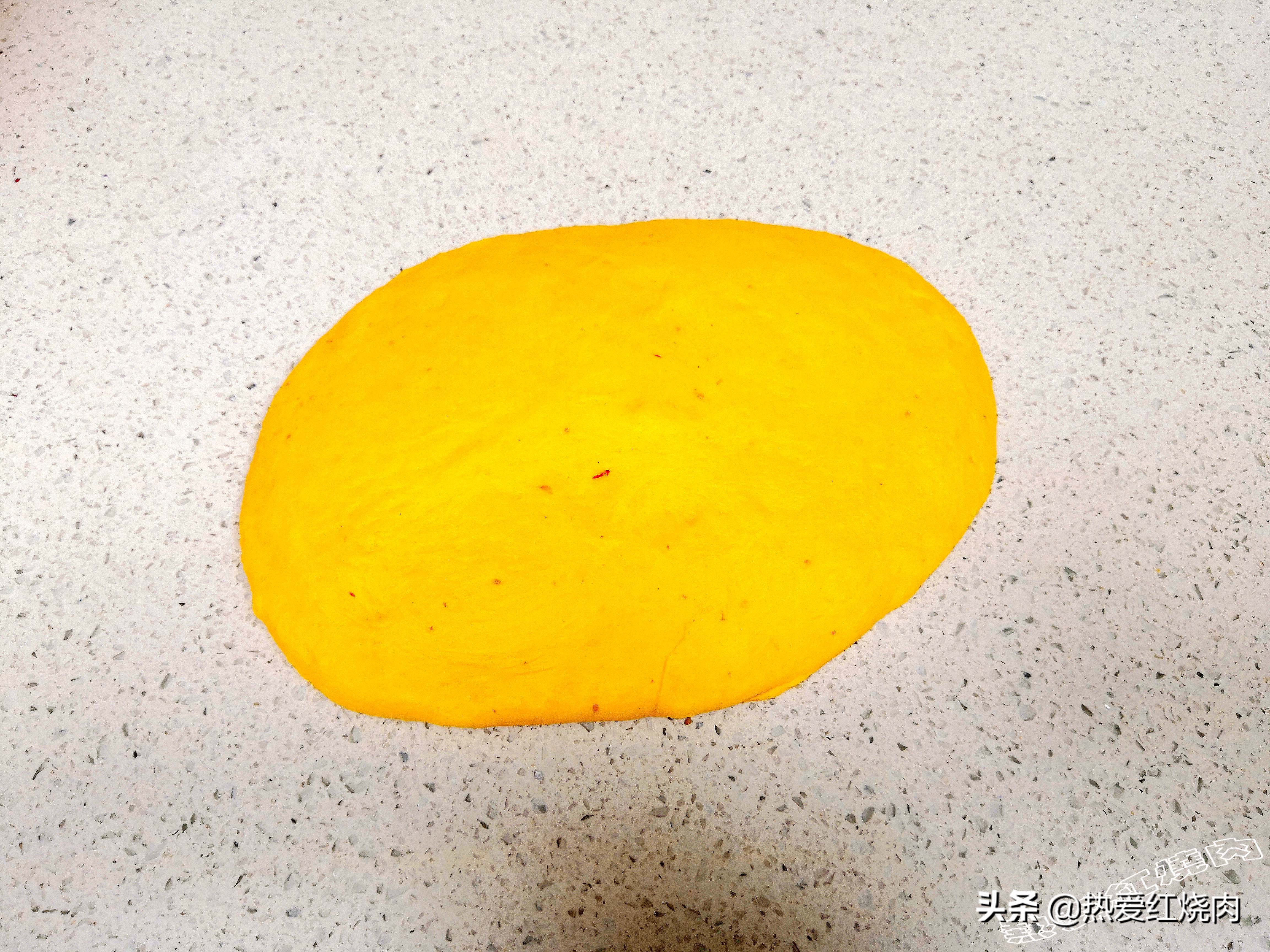 如果你做的面包总是很硬，一定试试这个做法，柔软拉丝还不用烤箱