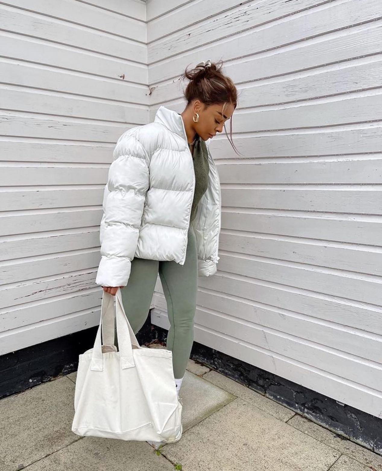 鲨鱼裤羽绒服穿法,今年最火的鲨鱼裤穿搭图片