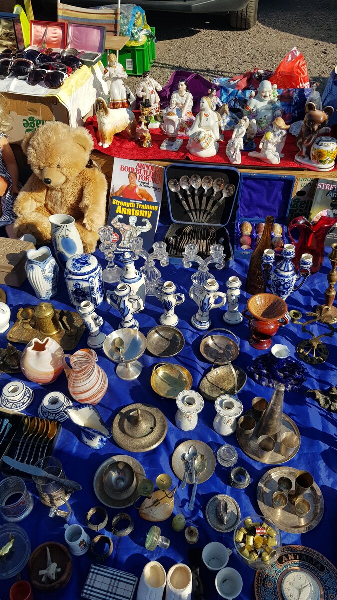 六十年代俄罗斯的跳蚤市场,一元左右的跳蚤市场