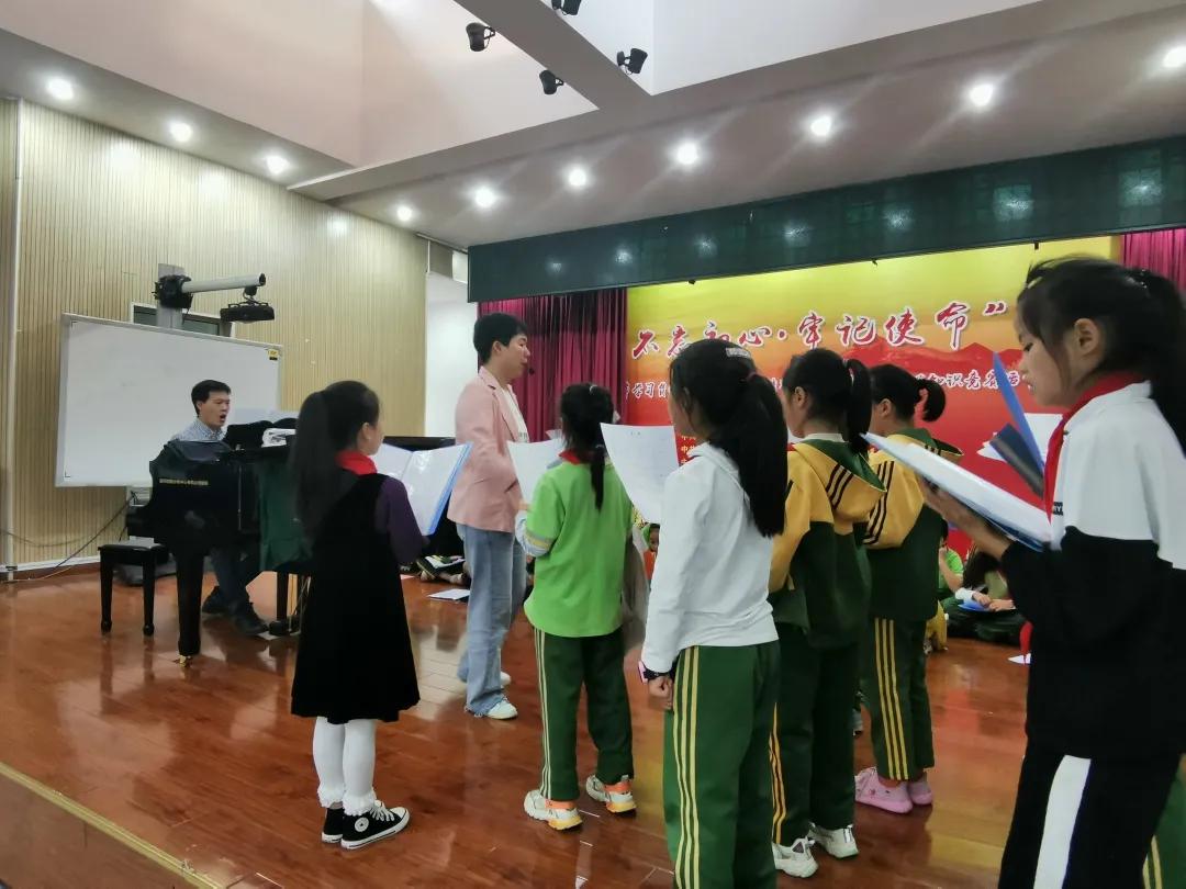 都江堰市中小学生合唱节,唱支山歌给党听儿歌歌词