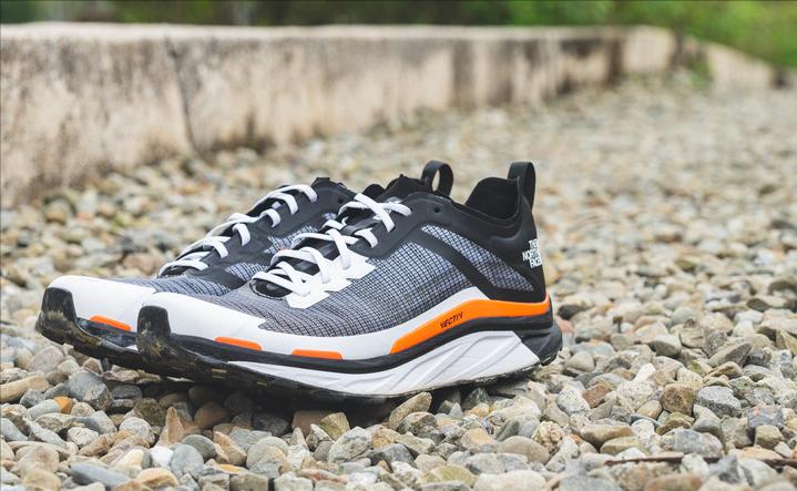 北面与萨洛蒙越野跑鞋有什么区别,北面越野跑鞋500测评