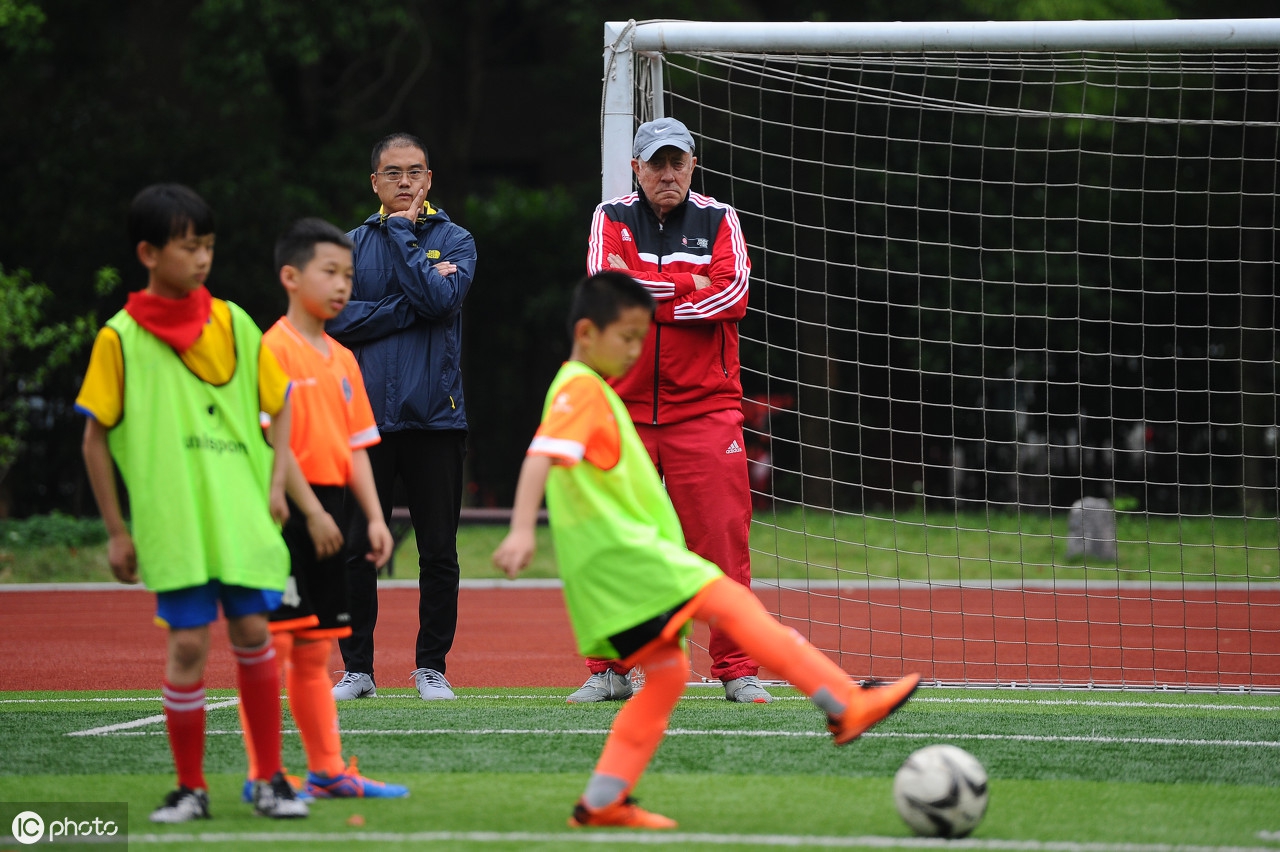 全国学校体育联盟执行主席说了，校园足球文化建设应该这么干！